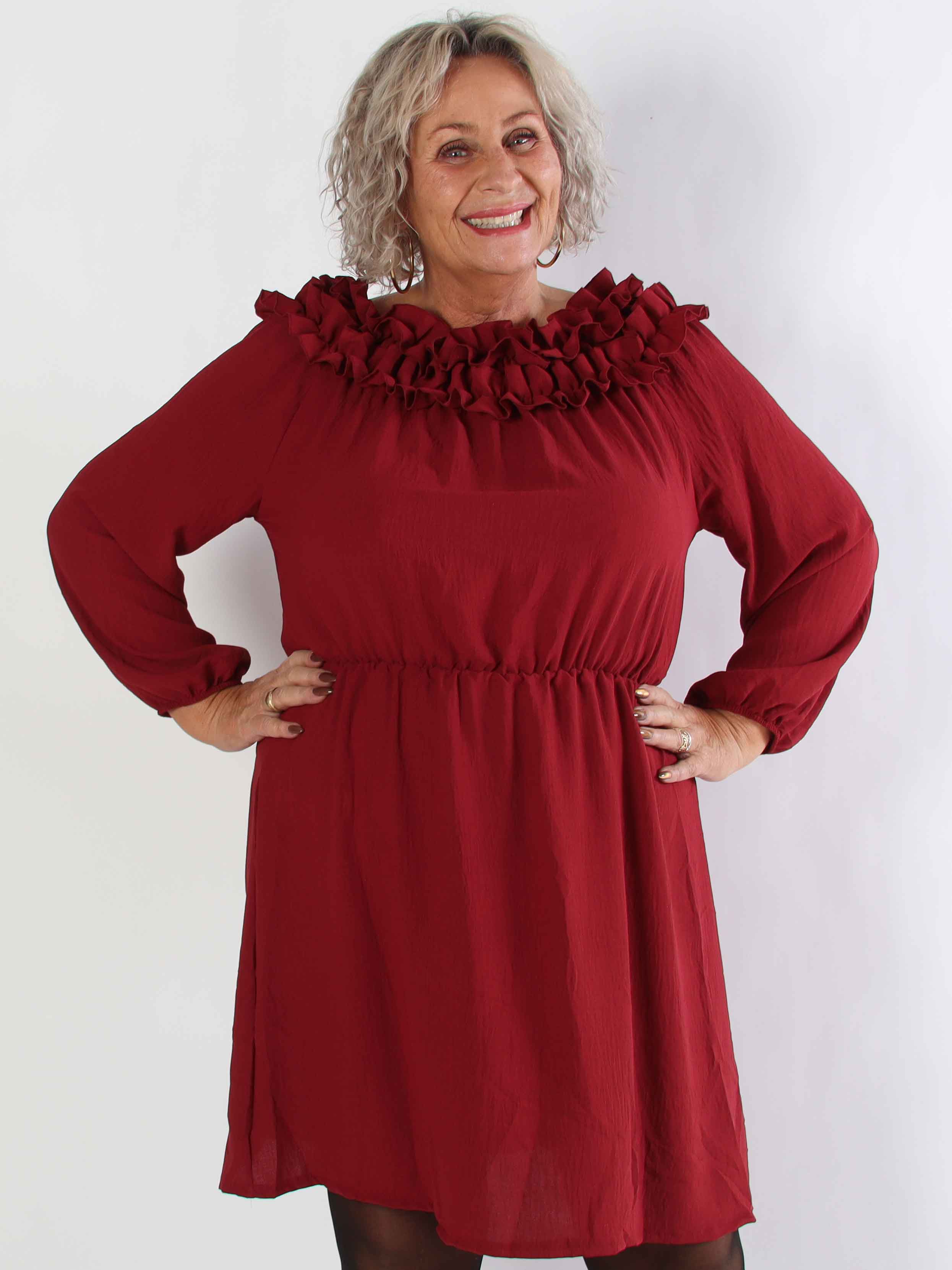 Chili Fitted Dress - Plus size klänning med volangkant och resår i midjan